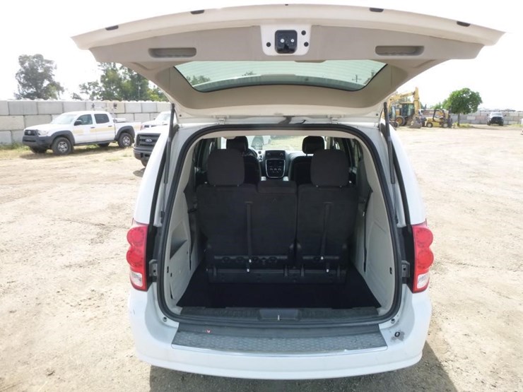 2014-dodge-grand-caravan-image-29