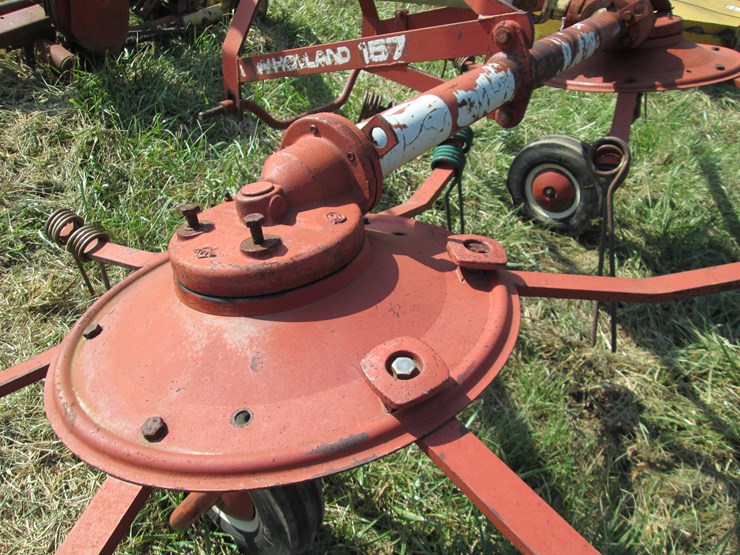 new-holland-157-image-6