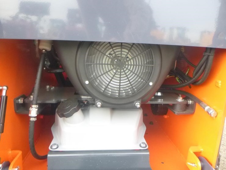 tpm-t460-skid-steer-track-loader-image-16