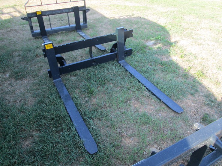 #37334-•-4'-euro-quick-attach-pallet-forks-361560-image-2