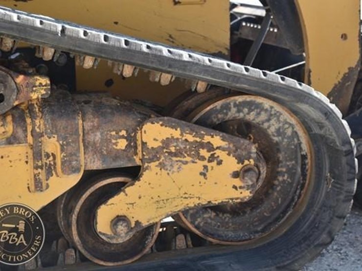 2023-caterpillar-259d3-image-54