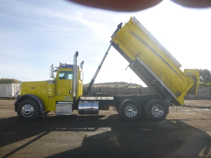 2014-peterbilt-388-image-12