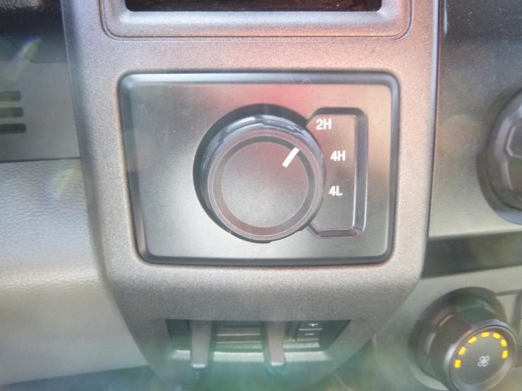 2020-ford-f350-image-13