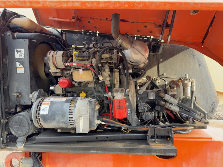 2015-jlg-600s-image-15