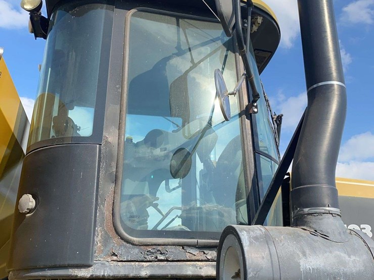 2006-terra-gator-6103-showing-7352-hrs-image-6