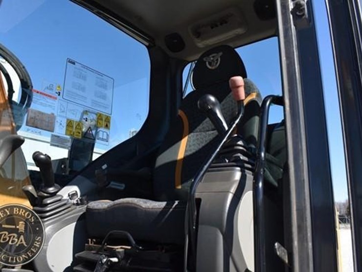 2022-case-cx75csr-image-77