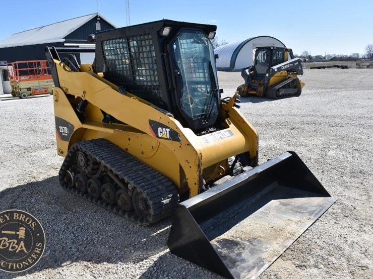 2012-caterpillar-257b3-image-24