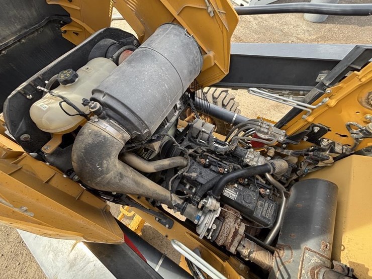 2019-deere-210lep-image-40