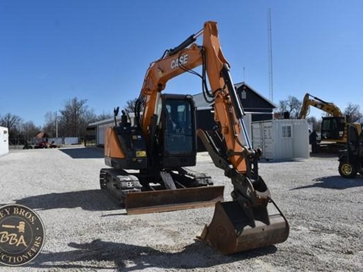 2022-case-cx75csr-image-24