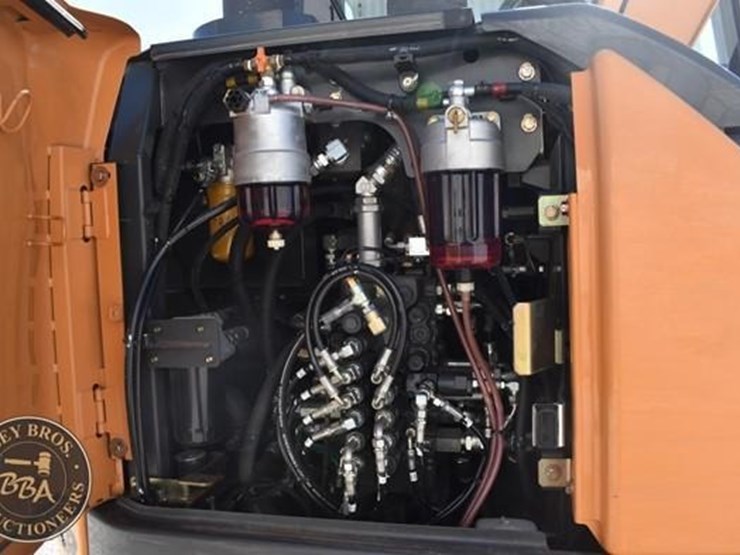 2022-case-cx75csr-image-67