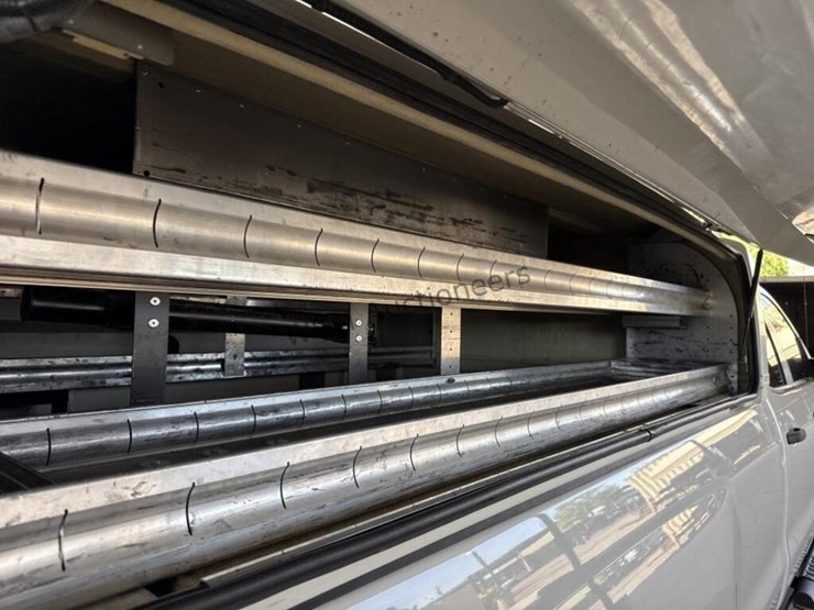 2016-chevrolet-silverado-2500hd-image-10