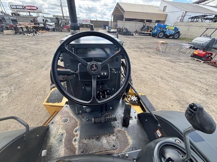 2018-deere-210lep-image-30