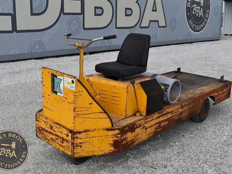 1996-united-tractor-2500bl-42652-image-1