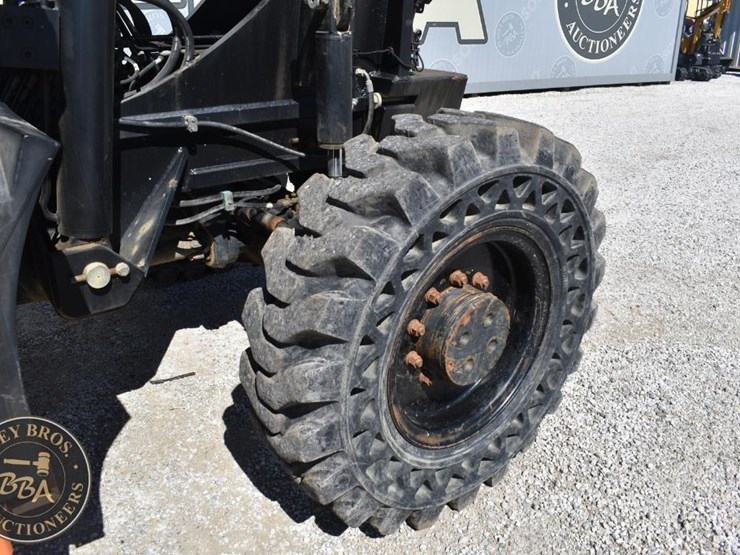 2015-jlg-g10-55a-image-36