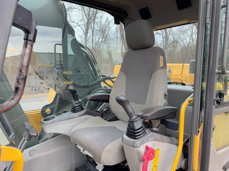 2013-volvo-ec300dl-image-35