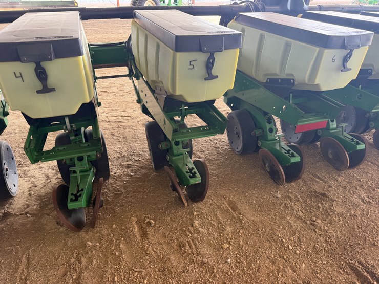 john-deere-7300-image-11