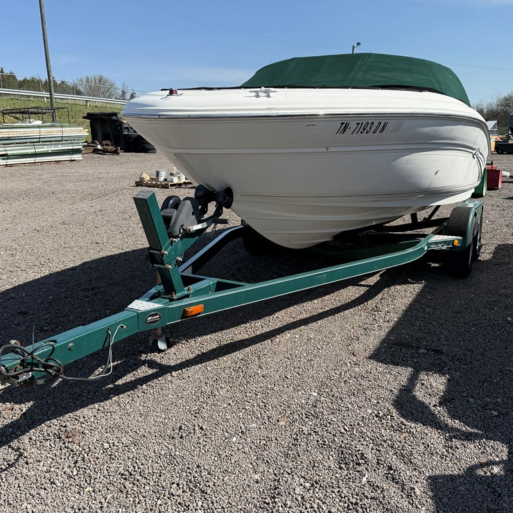 #98 • SEA RAY 190 19' SPEED BOAT