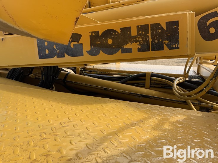 2006-freightliner-columbia-120-image-19