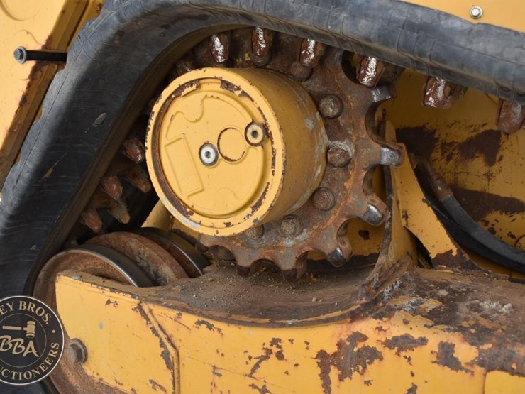 2023-caterpillar-259d3-image-39