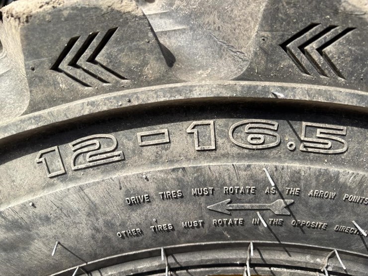 2019-deere-210lep-image-22