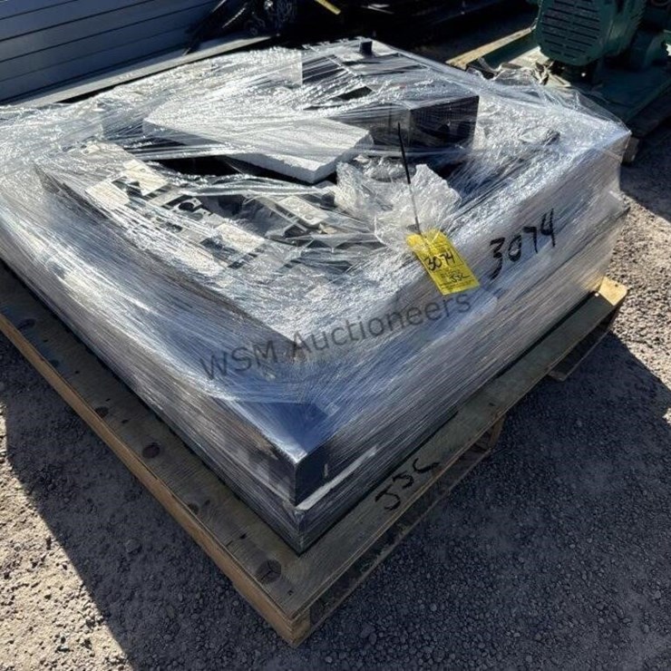 PALLET OF ASST LARGE BREAKERS