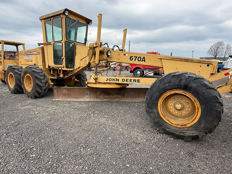 deere-670a-image-1