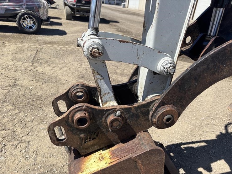 2020-takeuchi-tb230-image-15