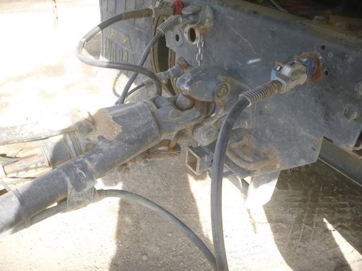 2014-peterbilt-388-image-44