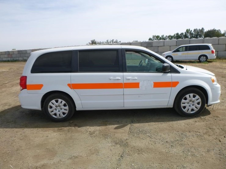 2014-dodge-grand-caravan-image-23