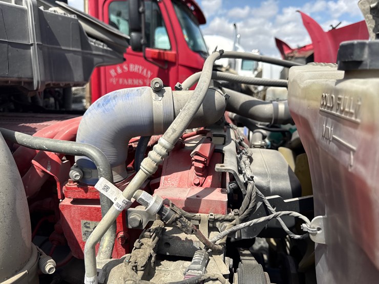 2016-peterbilt-579-image-82