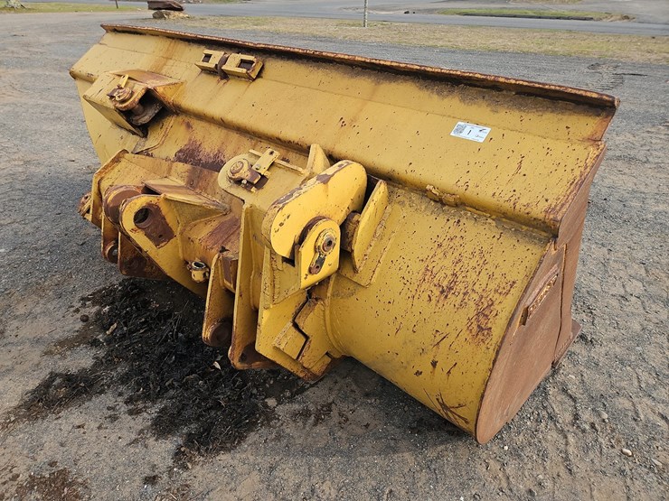 hewitt-120"-side-dump-bucket-image-3