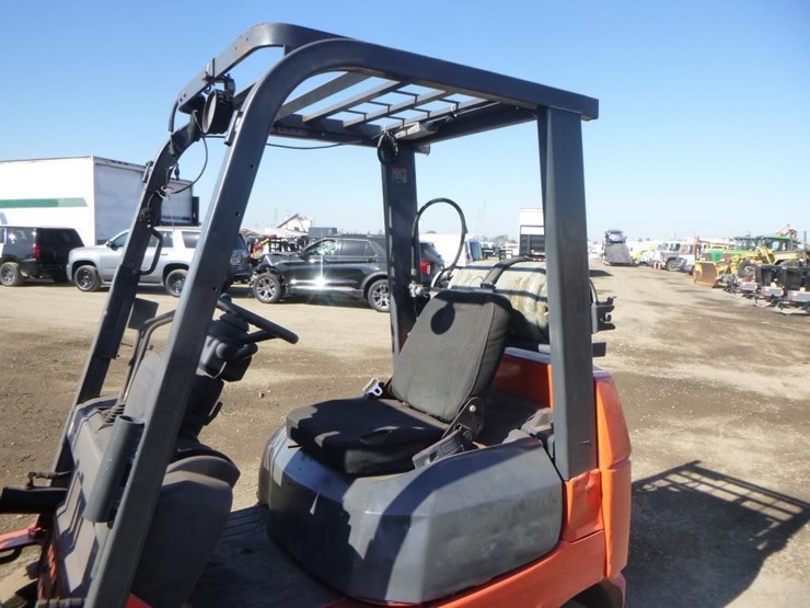 toyota-7fguc20-forklift-image-14