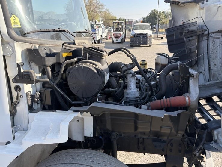 2016-hino-338-image-8