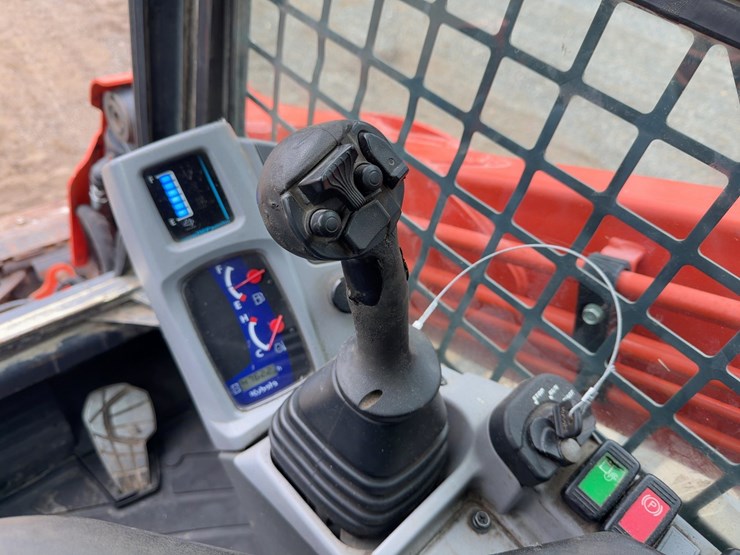 2020-kubota-svl95-2s-image-24