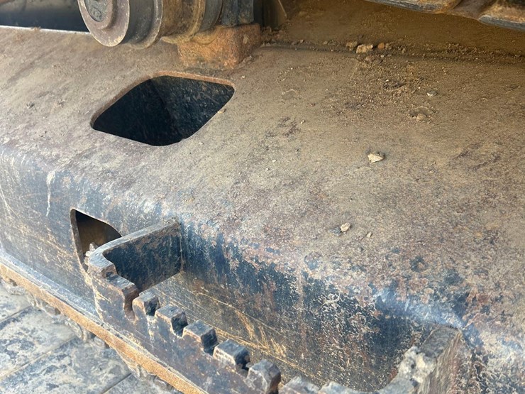 2015-deere-210g-lc-image-34