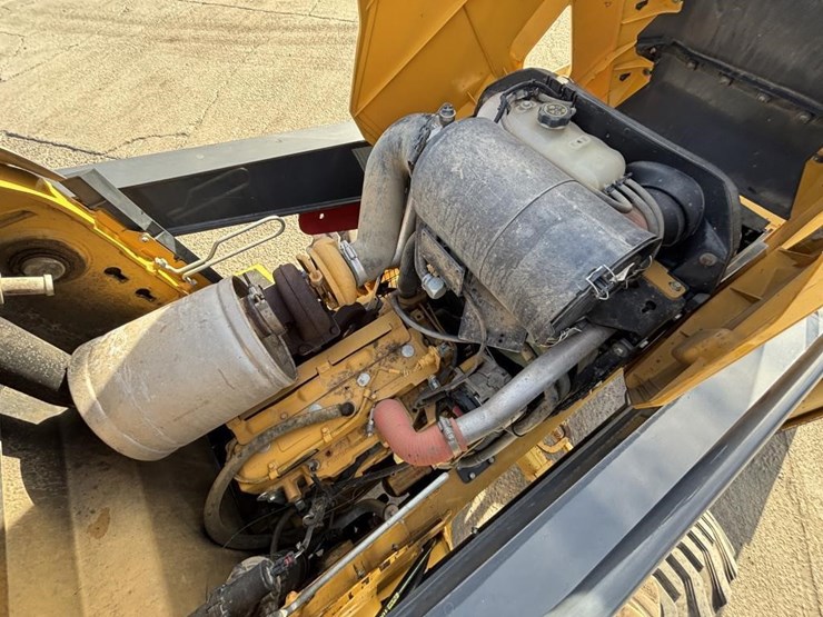 2018-deere-210lep-image-43