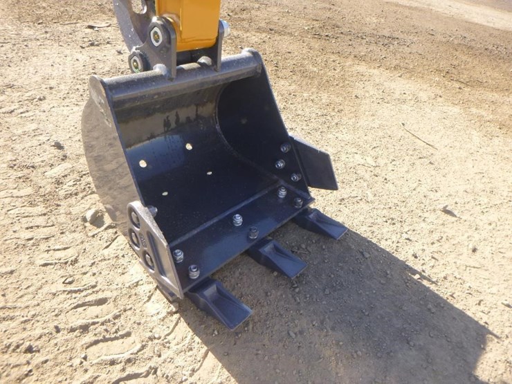 me20-hydraulic-excavator-image-9