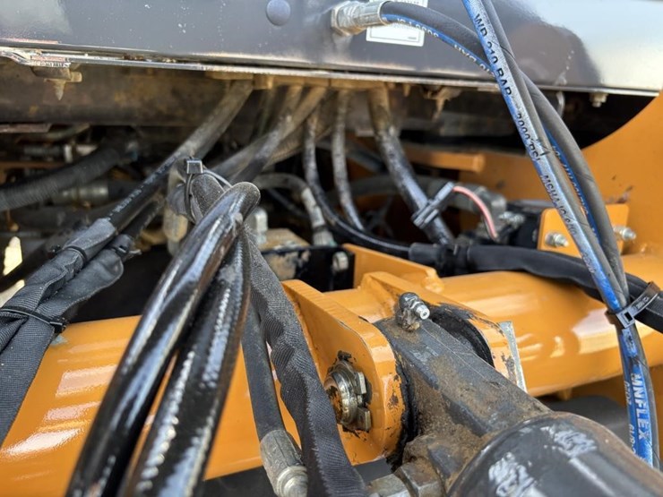 2021-case-570n-ep-image-24