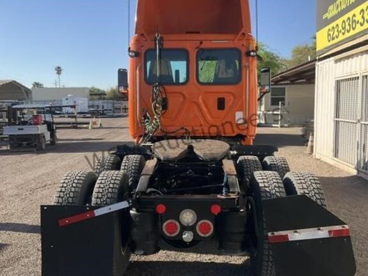 2012-freightliner-cascadia-t/t-image-6