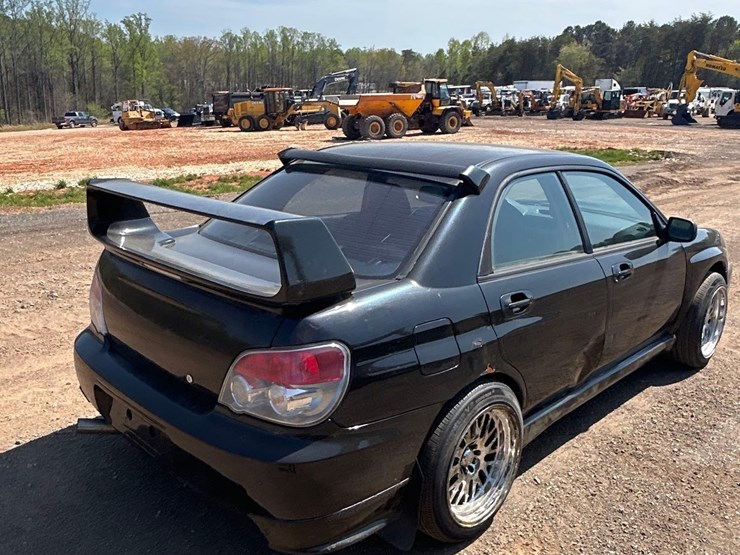 2004-subaru-impreza-awd-sedan-image-3