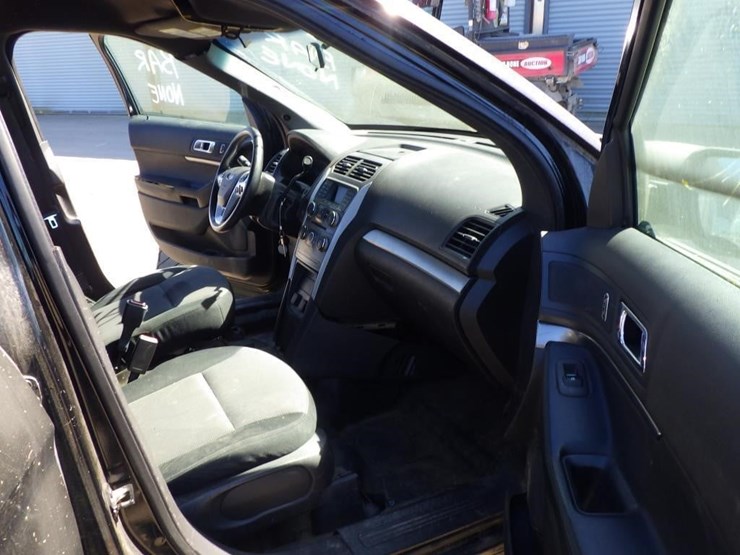 2013-ford-explorer-image-6