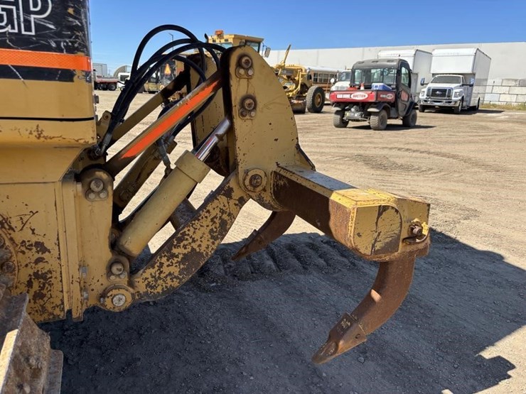 2002-caterpillar-d3g-image-18