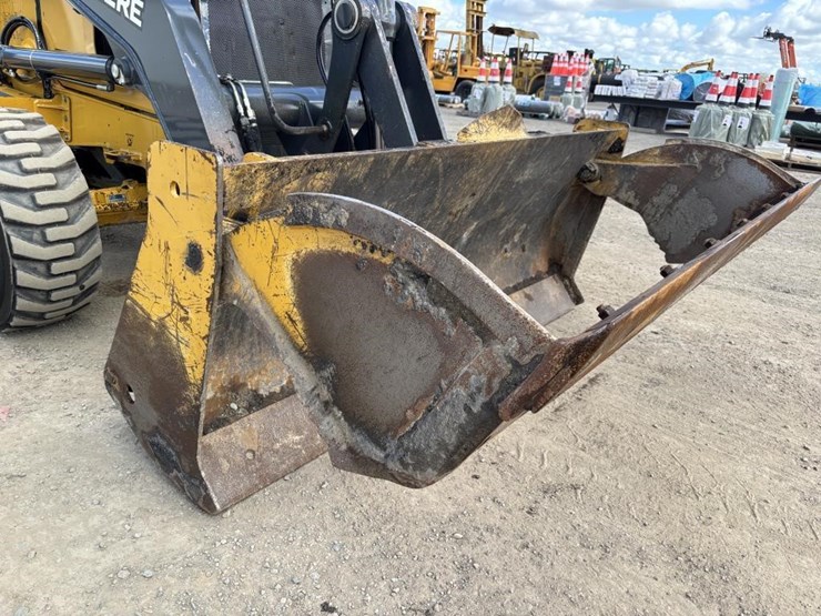 2018-deere-210lep-image-10