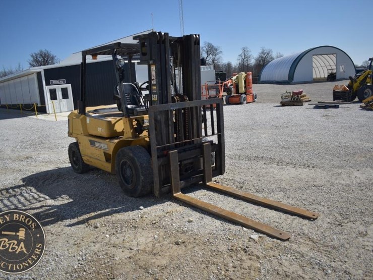 1995-caterpillar-dp40-image-16