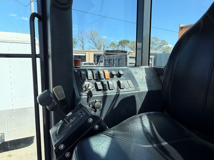 #2653-•-2020-leeboy-695b-maintainer-image-21