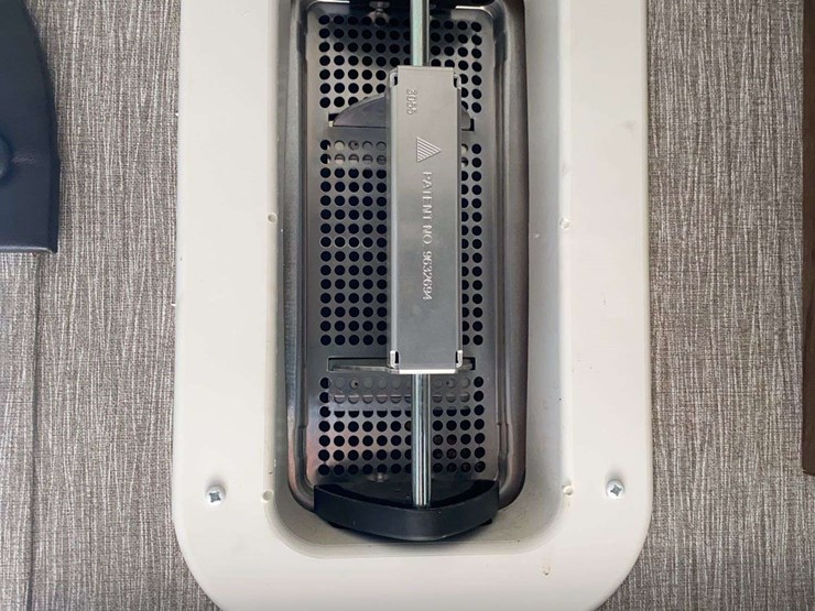 2019-dutchmen-coleman-lantern-edition-250tq-image-28