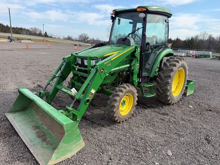 john-deere-4052r-image-1