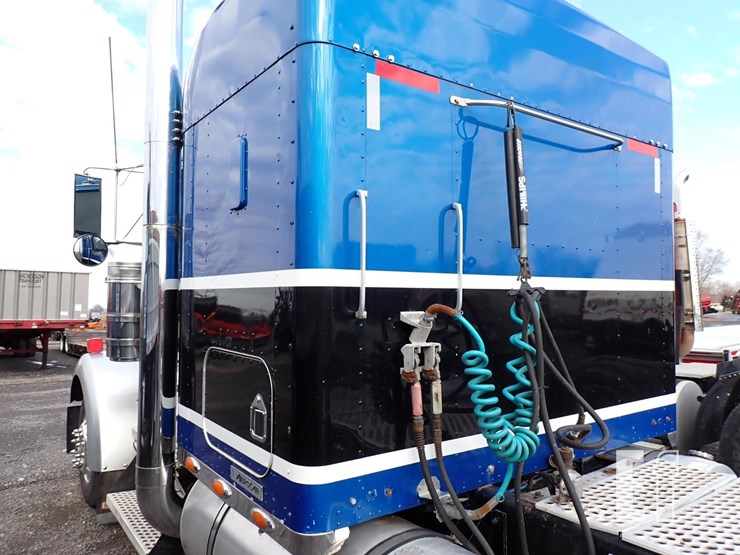 2006-kenworth-w900l-image-16