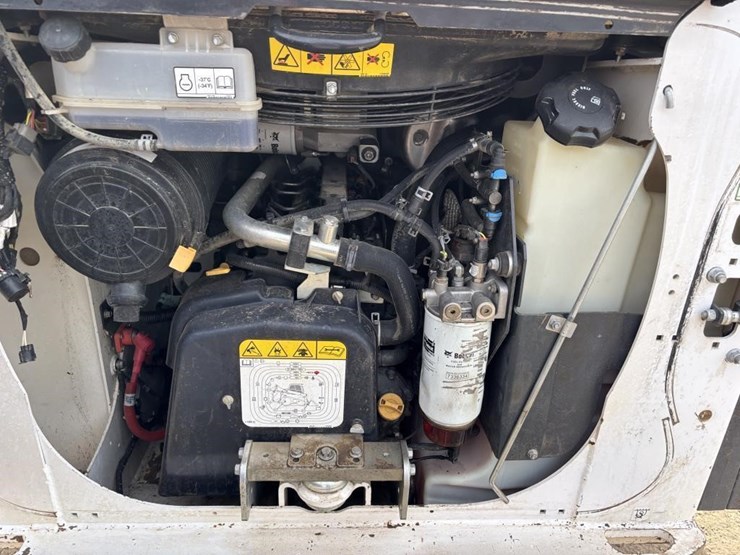 2022-bobcat-t66-image-32