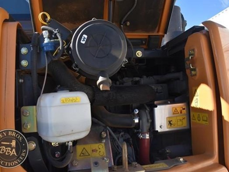 2022-case-cx75csr-image-73